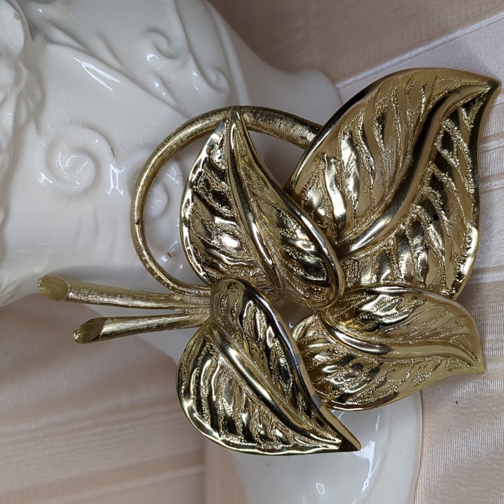 3/$15 Vintage 60s Tortolani Necklace Pendant Gold Leaf Signed Mid Century Modern